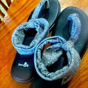 Sanyo yoga shoes, size 9, gently used $10.00